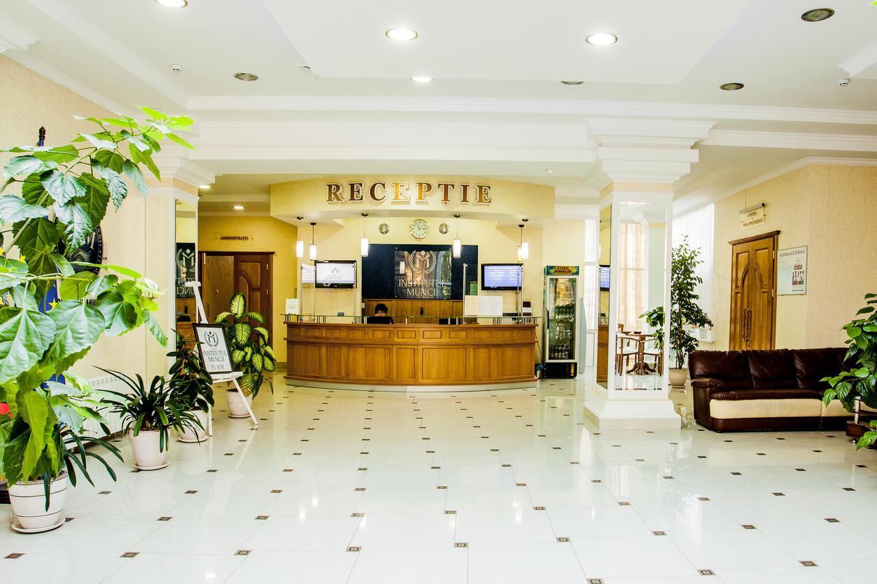 Institutul Muncii Hotel Kiszyniów Zewnętrze zdjęcie