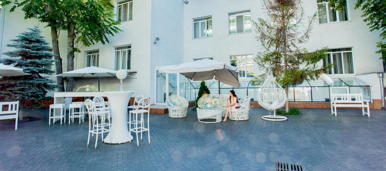 Institutul Muncii Hotel Kiszyniów Zewnętrze zdjęcie