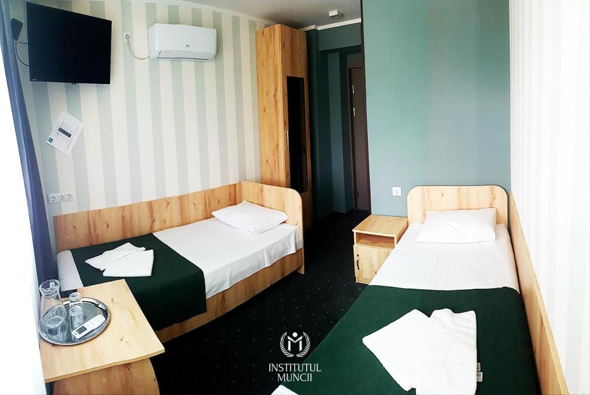Institutul Muncii Hotel Kiszyniów Zewnętrze zdjęcie